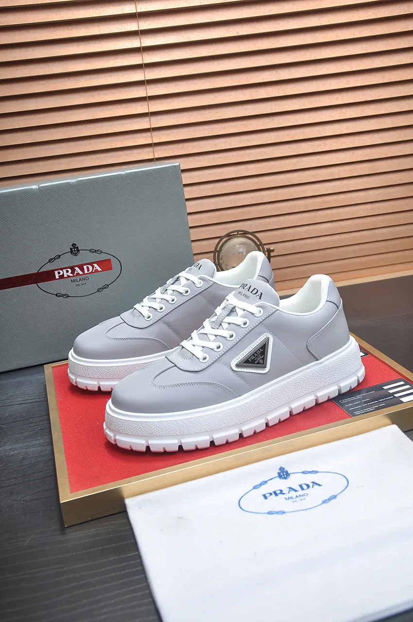 Men's shoes 💰580💶 [PRADA] Top original items, new seasonal styles, high-quality original items, top-grade high-mercerized cowhide combined with original breathable fabric + imported glue, imported stretch fabric inside with original cowhide feet, original thick outsole! Quality guaranteed! Code 38-45 (45 customized)